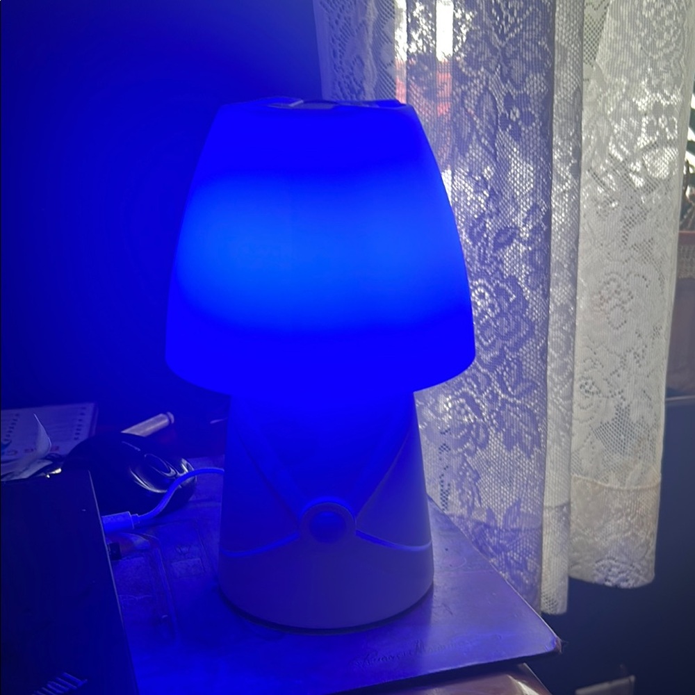 Mood changing mushroom lamp 5 colors